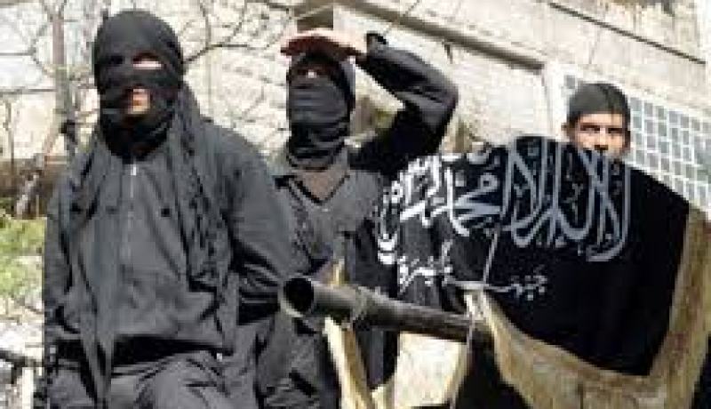 قوات داعش تدخل مخيم اليرموك الفلسطيني و تفك حصار دام اربع سنوات