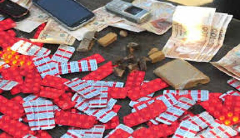 توقيف بعين تموشنت خمسة أشخاص وطبيب في قضايا متاجرة بالأقراص المهلوسة والمخدرات