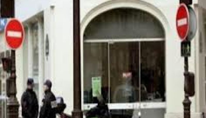 صحيفة فرنسية تتحدى المسلمين و تنشر رسوما مسيئة للرسول (ص