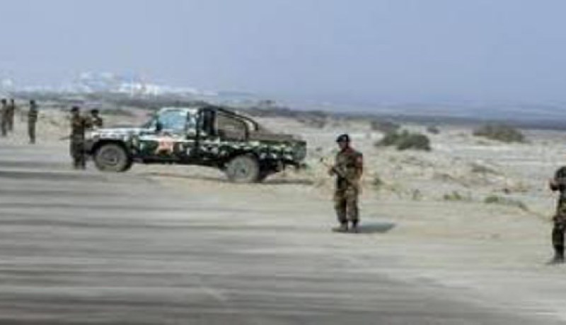 مقتل جنديين وإصابة 4 آخرين في كمين للقاعدة شرق اليمن