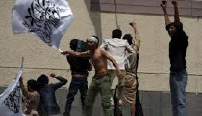 اصابة خمسة متظاهرين في تونس.. وهجوم على مدرسة امريكية