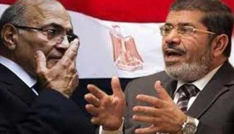 أحمد شفيق يهنئ محمد مرسي بفوزه في انتخابات الرئاسة