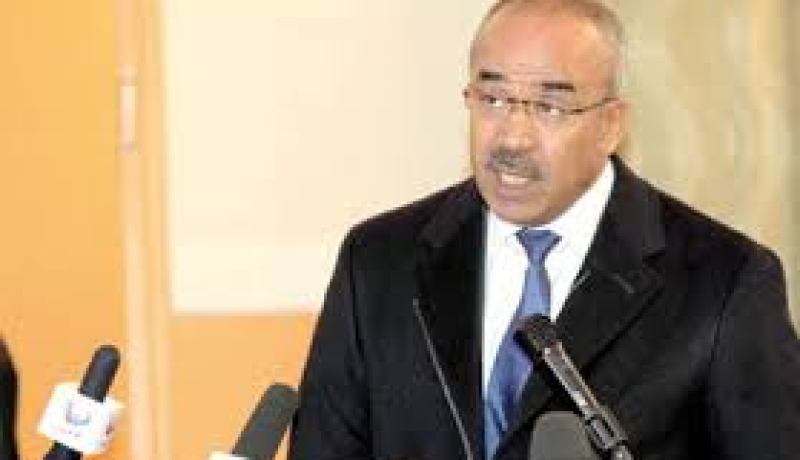 وزير الداخلية والجماعات المحلية ينصب الوالي الجديد لبشار