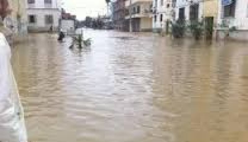 الاضطرابات الجوية الاخيرة تؤدي الى انقطاع عديد الطرق امام حركة المرور