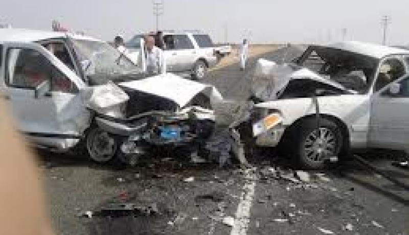 لقي شخص حتفه وأصيب اثنان آخران بجروح متفاوتة الخطورة إثر حادث مرورفي بسكرة