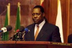 عيسي حياتو يدافع عن الحكام الأفارقة ويعترف بارتكاب بعضهم لأخطاء