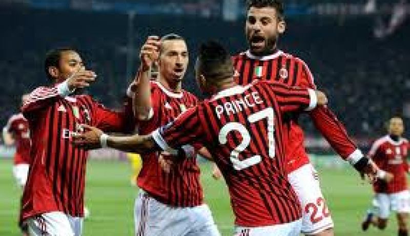 بطولة ايطاليا: ميلان يعود بتعادل ثمين من باليرمو