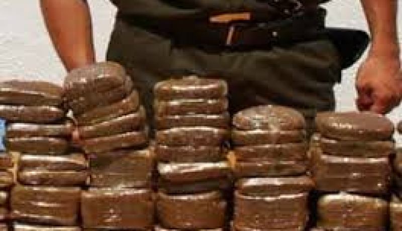 توقيف شخصين وحجز 95.4 غرام من الكيف المعالج في غليزان