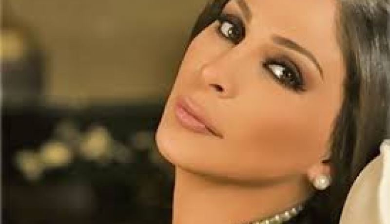 إليسا الأولى عربيا و11 عالميا في ترتيب النجوم على الفايسبوك
