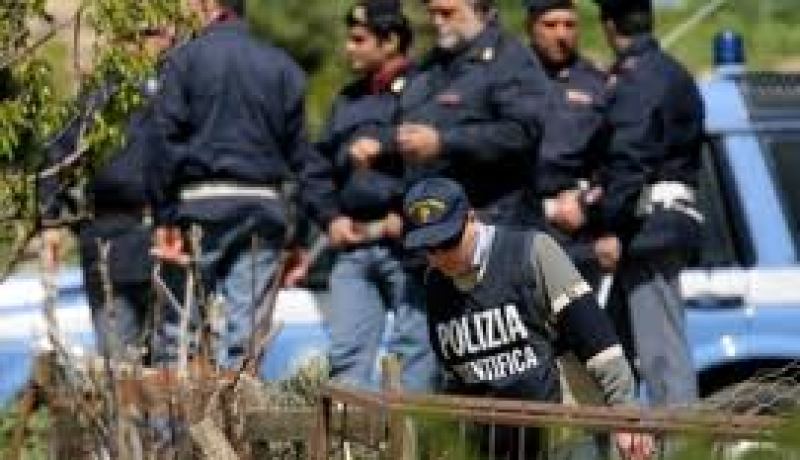 مصادرة اسلحة بينها قاذفة صواريخ في نابولي وتوقيف مصري