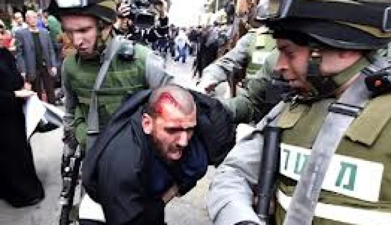 إصابة 15 شابا فلسطينيا في مواجهات مع جيش الاحتلال في رام الله