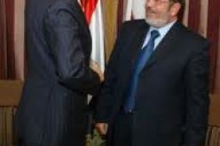 مرسي يستقبل وزير الخارجية الامريكي في أول زيارة بعد توليه منصبه
