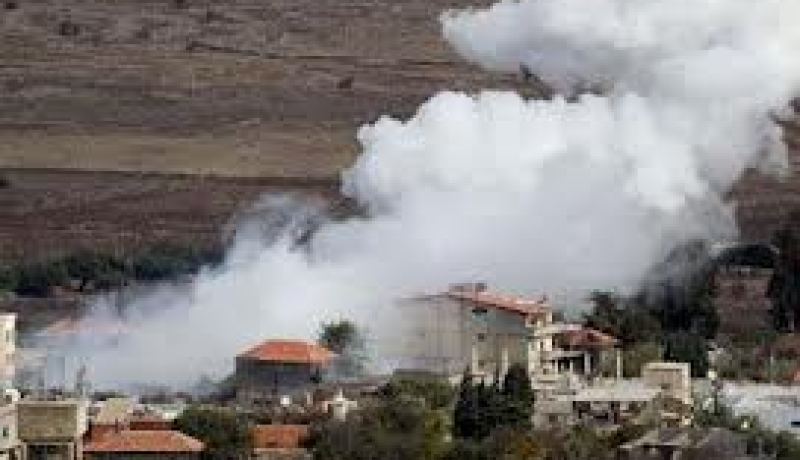 التليفزيون السوري يبث صورا لآثار الضربة الجوية الإسرائيلية على دمشق