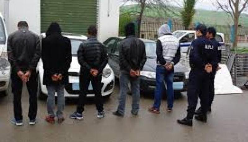 تلمسان : توقيف 7 أشخاص وحجز بضاعة محلية وأجنبية الصنع معدة للتهريب بمغنية