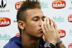 نجم البرازيل نايمار مهدد بالايقاف قد يصل الى  15 مباراة