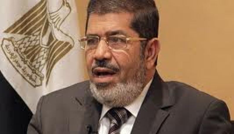 مرسي يتفق مع النائب العام على بقائه في منصبه