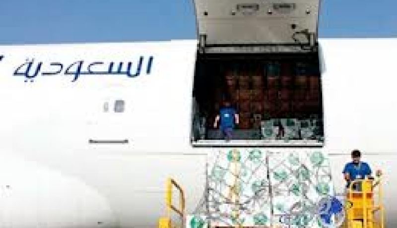 السعودية تقدم 200 طن من المعونات الغذائية إلى مالي