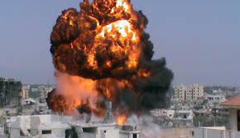 اندلاع حرائق كبرى جراء قصف قوات الأسد لمنطقة المعامل بريف دمشق