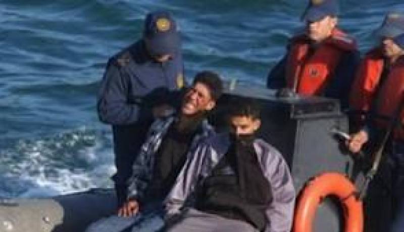 توقيف 6 ''حراڤة'' جزائريين على متن باخرة متجهة نحو إسبانيا بميناء الغزوات