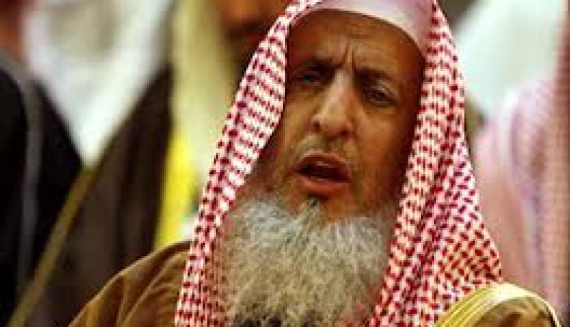 الشيخ الحذيفي يعود للإمامة والخطابة بالحرم النبوي الشريف