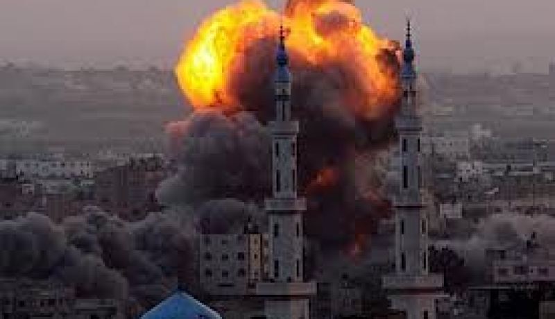 العدو الصهيوني يخترق هدنة وقف إطلاق النار بغارة على مخيم جباليا في غزة