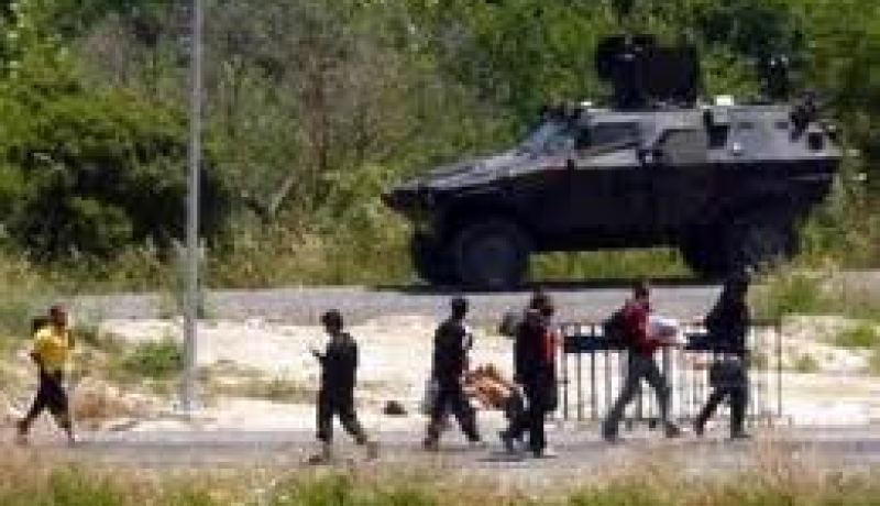 جيش إسرائيل يحشد قواته على حدود سوريا خوفا من استعادة الجولان