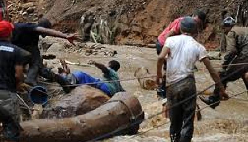 مقتل 4 أشخاص وإصابة العشرات اثر انهيار أرضي في  كينيا