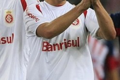 البرازيلي الكيس رافائيل في الدوحة للتعاقد مع الغرافة