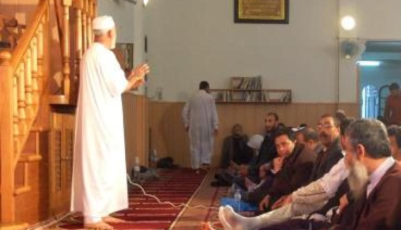 زيادات بين 10 آلاف و23 ألف دينار في أجور الأئمة بأثر رجعي من جانفي 2008