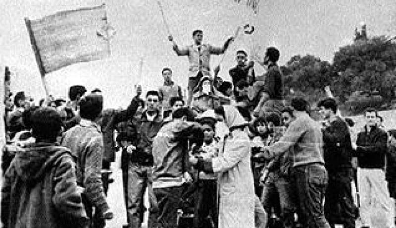 الجالية الجزائرية بمدينة مارسيليا تحيي ذكرى 8 ماي 1945