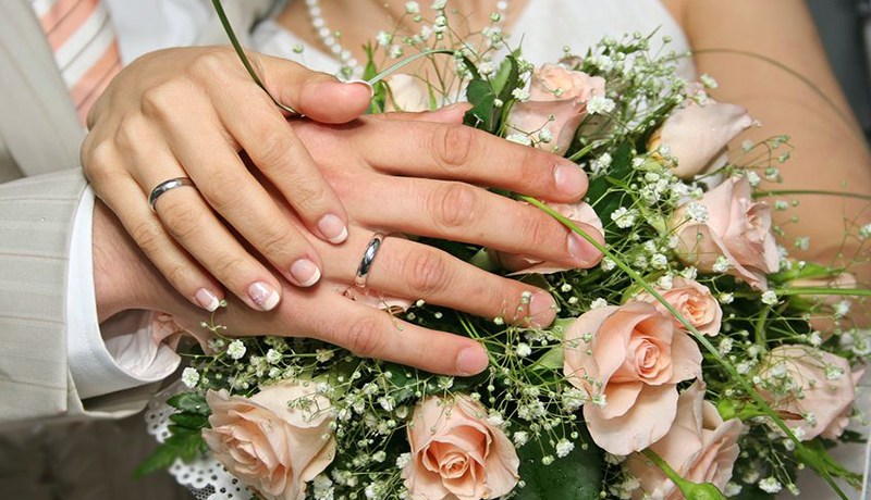 متزوجة تفر من بيتها وتتزوج من خليلها عرفيا في وهران