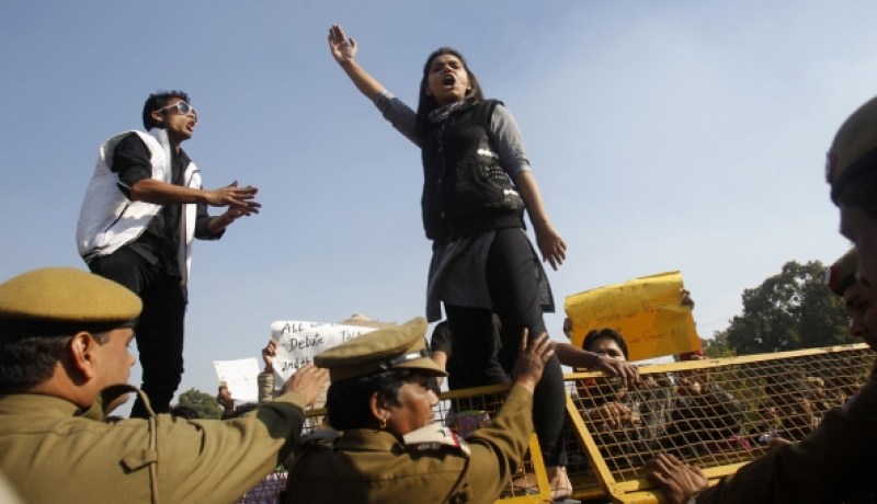 محامون هنود يرفضون الدفاع عن المتهمين باغتصاب طالبة هندية