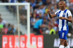 “نيوكاسل” يُصر على ضم “براهيمي”