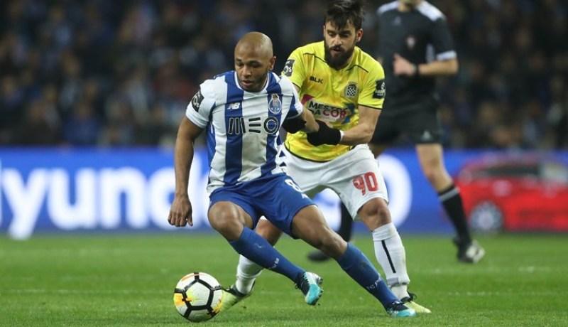 “بورتو” يُحذر براهيمي من المغامرة مع الخضر !