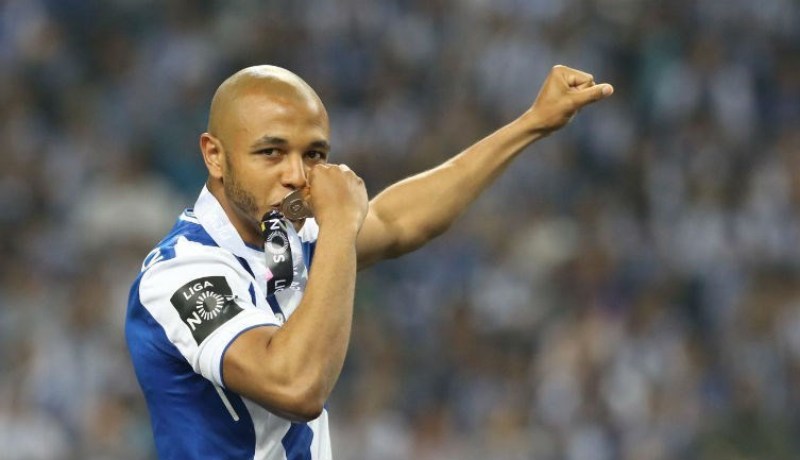 بالفيديو.. كواليس فرحة “براهيمي” بفوز بورتو بالبطولة