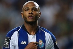 براهيمي يرفض تسلم جائزة أفضل لاعب