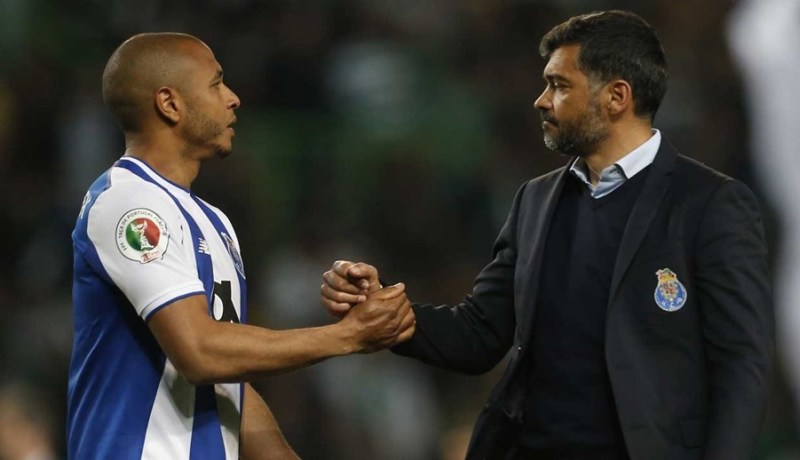 مدرب “بورتو” يتنفس الصعداء بعودة “براهيمي” !