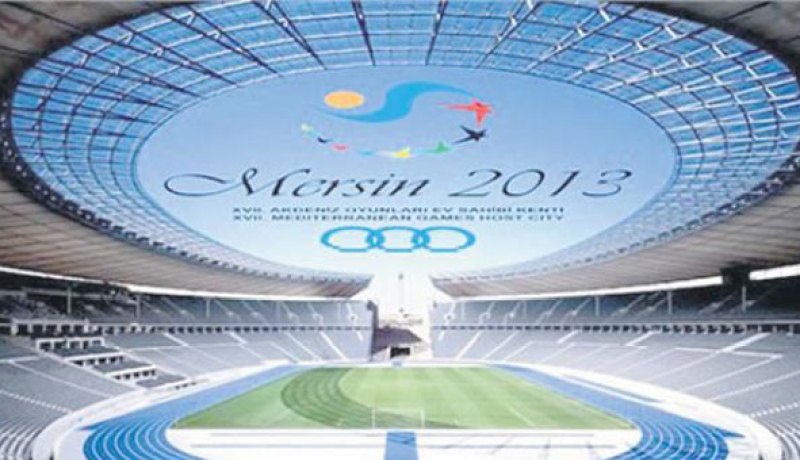 الجزائرية أمينة بتيش تتوج باذهبية في سباق3000 متر حواجز