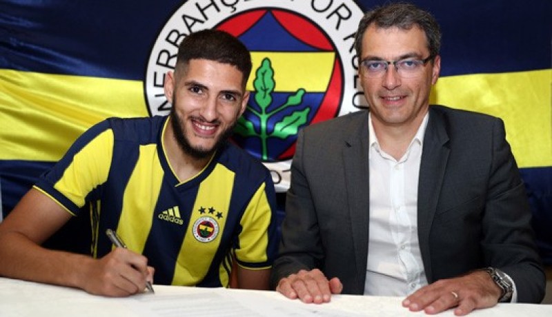 رسميا.. نجم الخضر يلتحق بفينرباتشي