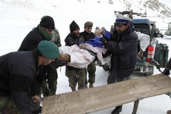مقتل 50 شخصا و145 مفقود في انهيار ثلجي في افغانستان