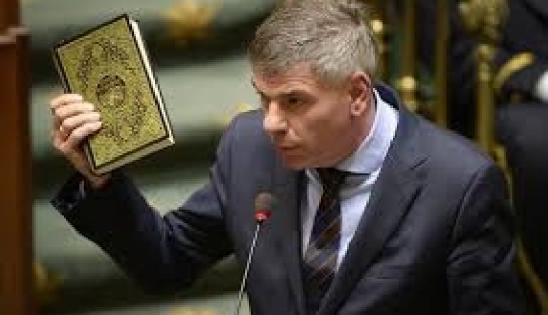 برلماني بلجيكي يحدو حدو شارلي إيبدو