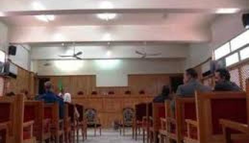 متربصة ببنك الجزائر الخارجي تورّط صديقها ورفيقه في اختلاس أموال