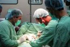 خضوع الناجي الوحيد من سقوط الطائرة لعملية جراحية  بالمستشفي العسكري في قسنطينة