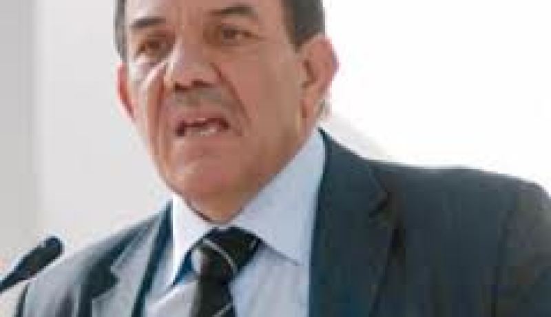 تواتي يدعو الى سد الطريق أمام “الانتهازيين” دون مقاطعة الانتخابات