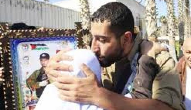 وفد من ثورى فتح يصل إلى غزة لتهنئة الأسرى المحررين