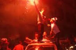 العاصميون يحتفلون اعتزازا بأداء الخضر المشرف