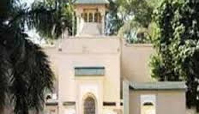 السفارة البريطانية بليبيا تعلق نشاطها مؤقتًا بعد الاعتداء على “الفرنسية”
