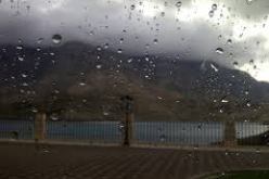 طقس بارد و أجواء مغيمة و ممطرة غدا الإثنين بالمناطق الشمالية