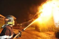 حريق مهول في مركز عبور بأرزيو في وهران