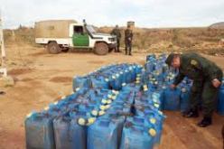 إحباط محاولة تهريب أكثر من 40 ألف لتر من الوقود وكميات كبيرة من المواد الغذائية في بتمنراست